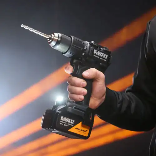 Kit 18V Berbequim Perc. + Rebarbadora MCLAREN DCK2223MP2T-QW